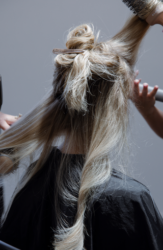 Glow Beauty Round Brush for bouncy blowdry results