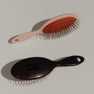 The Mini Detangling Brush - Ballerina Pink