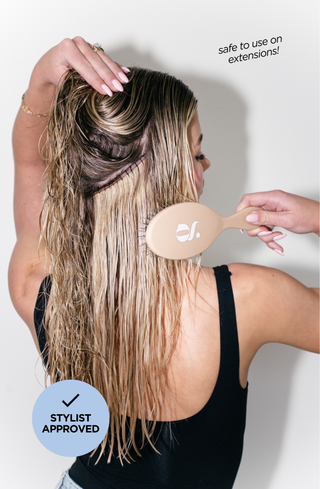 Glow Beauty Detangling Brush — metal bristle detail