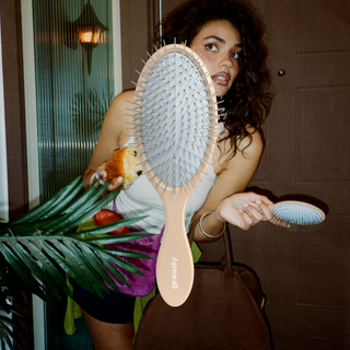 The Detangling Brush